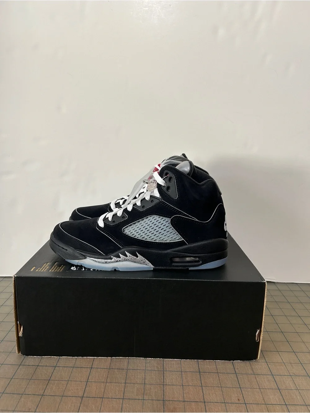 Jordan 5 Retro OG ‘Black Metallic Reimagined’